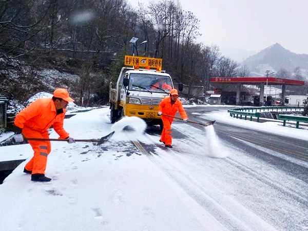 融雪剂使用实景